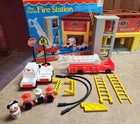 Vtg 1979 Fisher Price Vintage Little People  928 Fire Station Complete W box