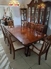 Extendable Dining Table  8 Chairs   600