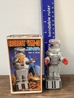 Vintage 1985 Robot Ym-3 Wind Up Motor Toy   Made In Japan   Works Perfectly