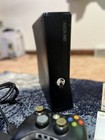 Microsoft Xbox 360 Slim Console Bundle 4 Gb  no Hdd  With 10 Games   Controller