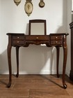 Vintage 80   s The Bombay Company Vanity Table W foldind Trifold Mirror Read       