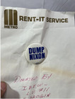 Vtg 1972  dump Nixon  Political Pin  Anti-nixon Campaign Button  Great Condition