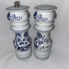 Vtg Woodcrest By Styron  Japan Salt Shaker   Pepper-mill Grinder Set  Blue Onion