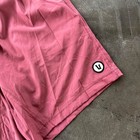 Nwot Mens Vuori Kore Short 7 5  Lined Athletic Hybrid Saltwater Red Salmon L