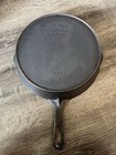 Vintage Sidney Wagner -o- Stylized Cast Iron Skillet No  8