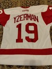 F15  Detroit Red Wings Jersey Ccm Signed Steve Yzerman Size Small Never Worn