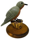 7-1 2  Robin Redbreast Figurine  Carved By Joe Kesterson   On Post   Pedestle