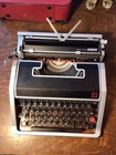 1967 Olivetti Lettera 33 Ultra-portable Typewriter  elite 