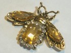Beautiful Art Deco Style Champagne Glass Crystal Bee Brooch Shawl Pin Jewellery