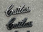 Vintage Lot  3  Oldsmobile Cutlass Script Logo Hat lapel Pins Pre-owned 