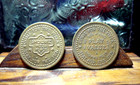 2 Showbiz Pizza Place Vintage Tokens   25 Mm