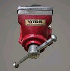 Vtg York 80l Swivel Vise Original Bullet Style Made In Czechoslovakia Red Clean