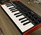 Akai Mpk Mini Mk3 25 Key Electronic Keyboard - Black red white