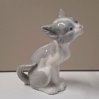 Vintage 1981 Lladro Gray And White Feed Me Cat Figurine 5 5  Tall
