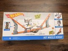 Hot Wheels Versus Racing Set 2015 - New