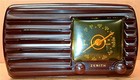 Zenith Model 5-d-611 Bakelite Vacuum Tube Art Deco Table Radio      circa 1942 