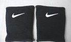 Nike Unisex Adult Dri-fit Essential Volleyball Knee Pads Cl8 Black Medium-large