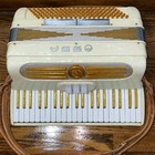 Vtg Lindo Imperial C30 Accordion Pearl Gold Keyboard 16 3 4  Italy 60s