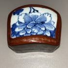 Vtg Chinese Red Lacquer Trinket Jewelry Box Inlaid Porcelain Blue White Top 4 5   