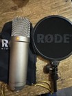 Rode Nt1-a Large Diaphragm Condenser Microphone W  Cable And Popshield