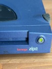 Iomega Z250p 250mb External Scsi Zip Drive Zip Disk Powers On With Power Supply