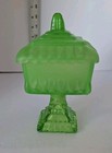Vintage Jeanette Green Glass Wedding Cake Box On Pedestal 6    With Lid