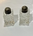 Vintage Star Glass Works Faceted Glass Salt   Pepper Shaker Set