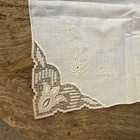 Vintage  Handkerchief Ivory With Beautiful Lace Corner 10    Wedding Bridal    Des