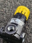 Parker 14r113fc  Miniature Air Pressure Regulator 300 Psi 1 4  Npt Yellow Knob