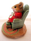 Wee Forest Folk Mouse Figurine Quilting Bea M-125 Red Green Wp Mint No Chips