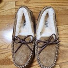Ugg Women s Dakota 5612 Moccasin Slippers Tan Suede Leather Wool Us Size 5 New