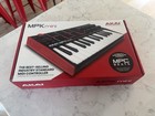 Akai Mpk Mini 25-key Usb Midi Keyboard Controller W  Pads  Arpeggiator