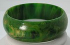 Vintage 1   Wide Catalin Bakelite Green Yellow Marbled Swirl Variegated Bracelet
