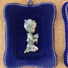 Peltro Cesellato A Mano Genuine Pewter Bas Relief Figurines Boy And Girl Praying