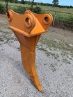 Cat 320 Excavator  Ripper  Attachment    80mm Pin Holes   Lowest Price  On Ebay