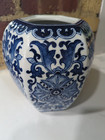 Vintage 6 Sided Chinese Blue And White Porcelain Vase Pot  8  X 8 5 