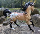Breyerfest Traditional Horse     2011 Breyer Spun Gold Surprise Ethereal     Le 400