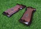 Beretta 84f 84bb Wood Grain Pistol Grips Checkered W  Medallion - Jg84fw