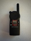 Motorola Gs1810 Target Two-way Radio Uhf Walkie Talkie W  Battery And Holder