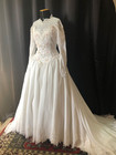 Vintage Wedding Dresses Long Sleeveless Lace Appliques High Neck Bridal Gowns