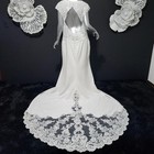 Simple V-neck Wedding Dresses Off White Embroidered Beaded Lace Bridal Gowns