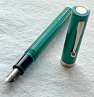 Sheaffer No Nonsense Fountain Pen - Medium Nib - Opaque  Green Nos