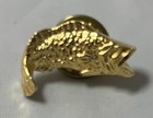 New Largemouth Bass Bass Master Fishing Hat Pin Lapel Pin Usa Made 1    Gold Color