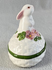 Avon Bunny Luv Ceramic Trinket Box Rabbit Sitting On Basket Vintage 1982
