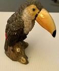 Beautiful Toucan Figurine On Stump 89-90   s