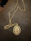 1970   s Avon Oval Cameo Pendant Necklace  Gold Tone  White On Pink Pre-owned
