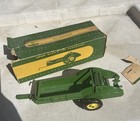 1 16 Eska John Deere Manure Spreader  W  Box - Dubuque - Freeship