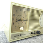 General Electric Model C1515 Tube Radio Clock Am Ge Vintage Mid Century Working