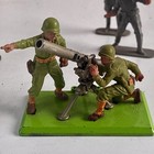 Vintage Britains Deetail Wwii 75mm Gun Crew   3 German Toy Soldiers Lot