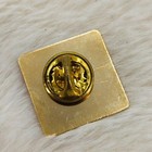 Vtg Sea World Amusement Park Souvenir Enamel Lapel Pin W  Killer Whales